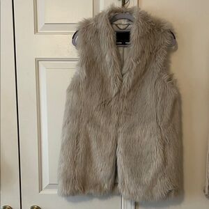 NWOT Banana Republic faux fur vest size XS